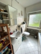 Badezimmer - Familienfreundliche 3-Zimmerwohnung mit Balkon und Garage in zentraler Lage