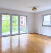 Wohnzimmer - Helle 4-Zimmer-Wohnung mit 29 m² umlaufendem Balkon & TG-Stellplatz in Köln-Bayenthal