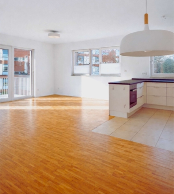 Helle moderne 4-Zimmer-Wohnung mit großem Balkon und optionalem Tiefgaragenplatz in Köln-Bayenthal, 50968 Köln, Etagenwohnung