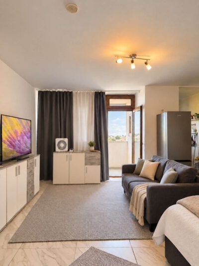1-Zimmer-Appartement mit Balkon und separater Küche in Köln-Brück, 51109 Brück, Etagenwohnung