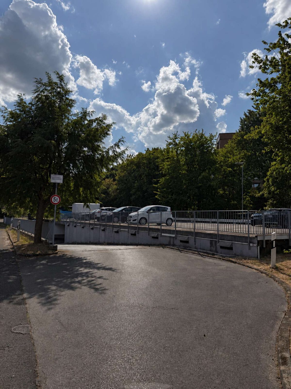 Zufahrt Garagenanlage